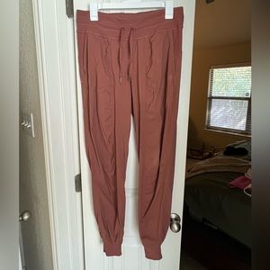 Women’s Lululemon Dance Studio Mid-Rise Jogger
Full Length -Copper